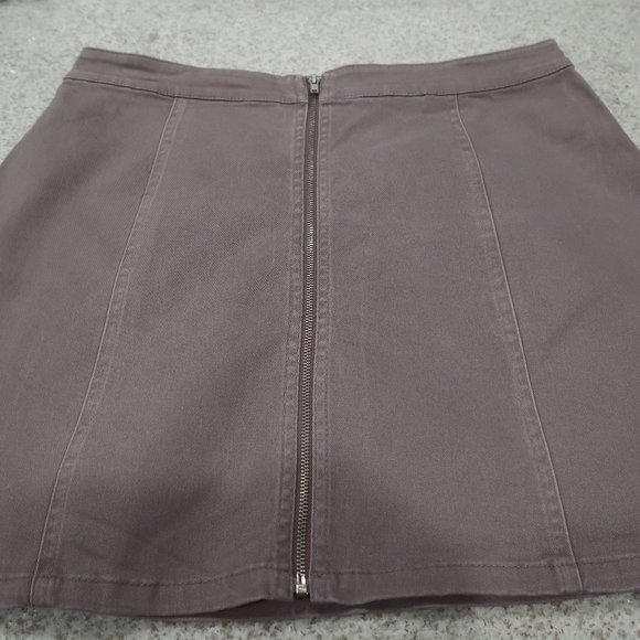 Mini Skirt - Picture 3 of 4